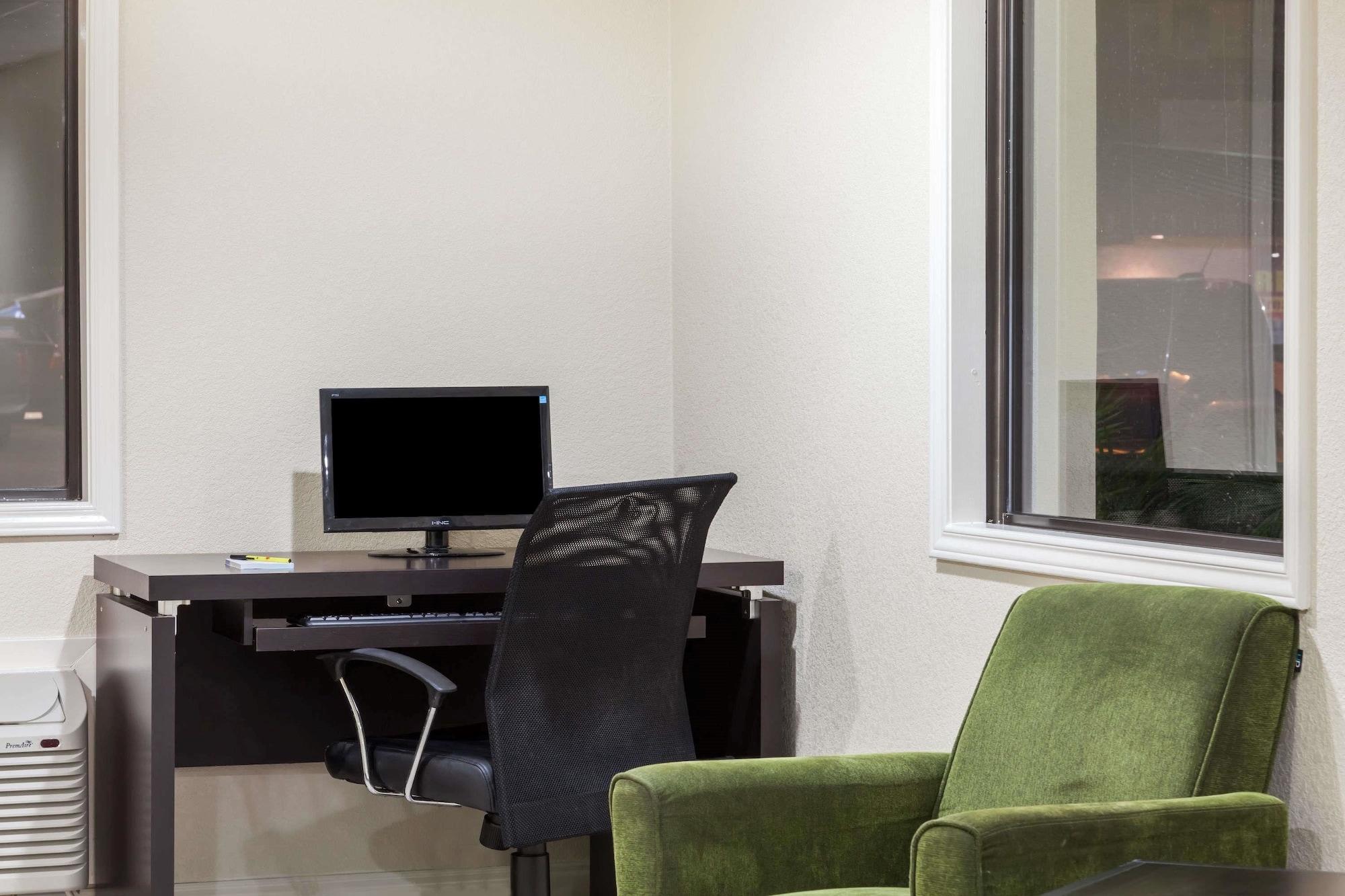 Super 8 By Wyndham Buffalo Bagian luar foto