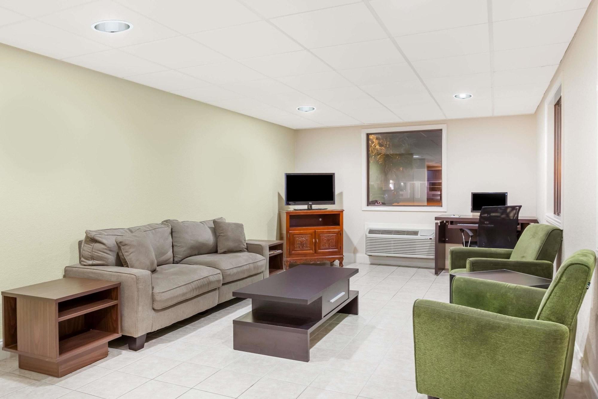 Super 8 By Wyndham Buffalo Bagian luar foto