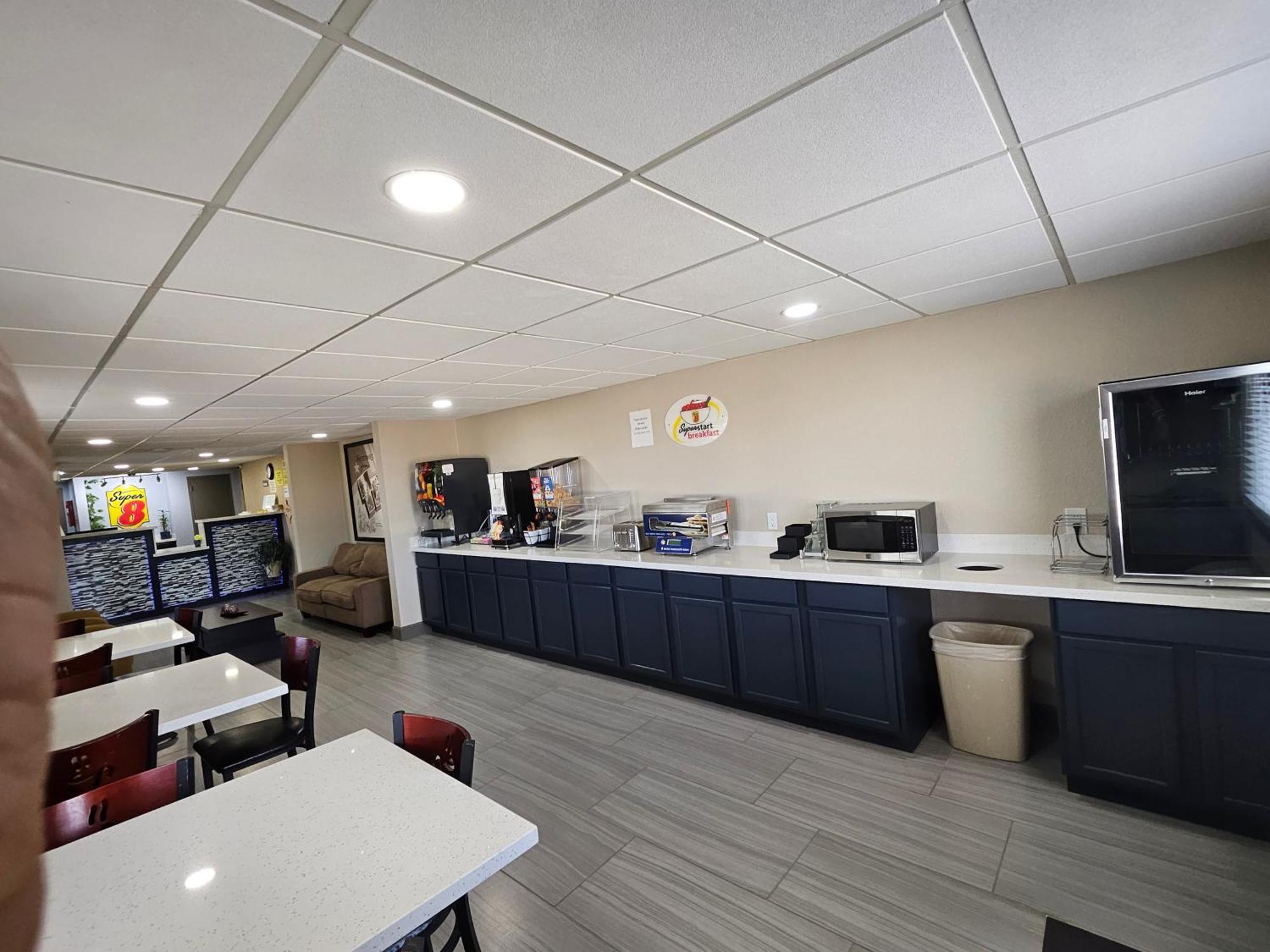 Super 8 By Wyndham Buffalo Bagian luar foto
