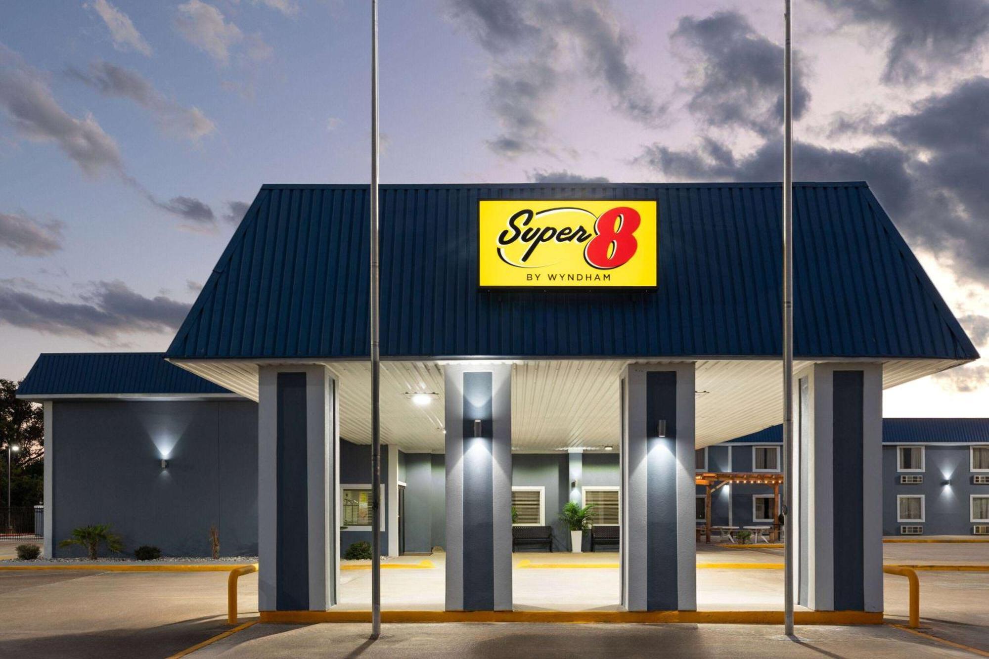 Super 8 By Wyndham Buffalo Bagian luar foto